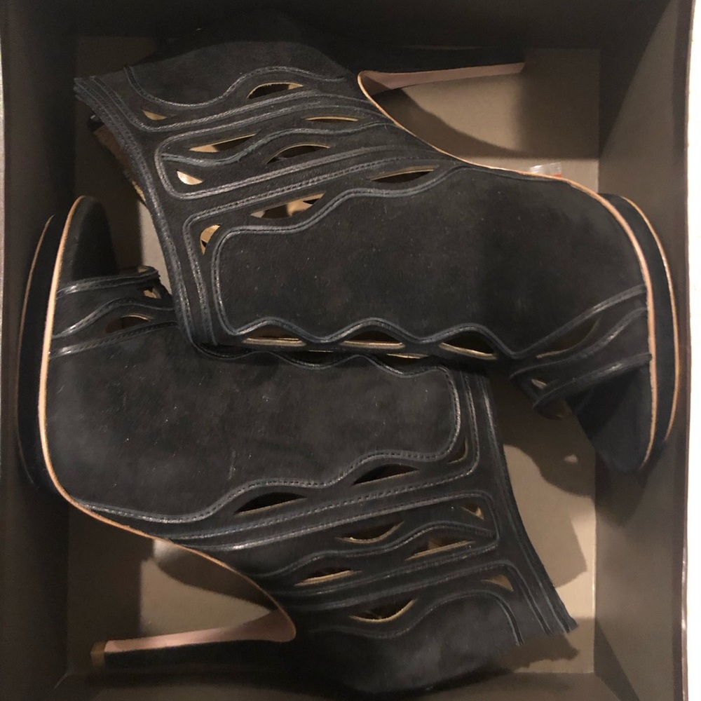 NIB: Elie Tahari black Theora Bootie. Size 41